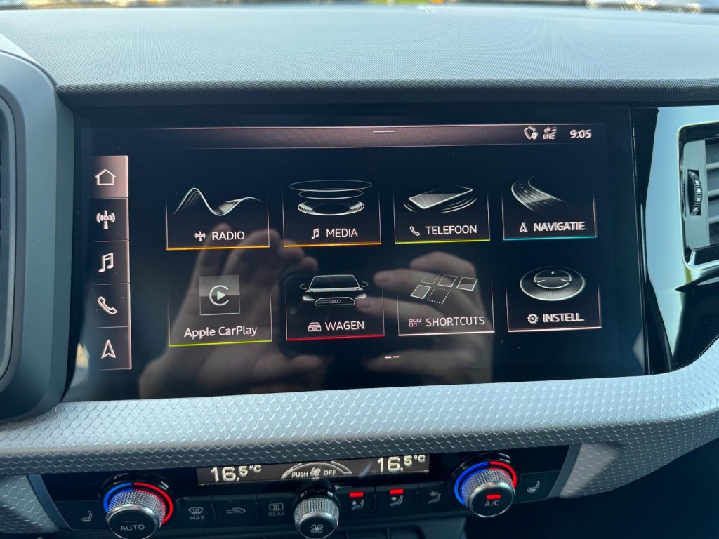Audi A1 Audi A1 35 TFSI 3x S-line Carplay Stoelverw Afgevlakt stuurwiel twotone 180pk Erg mooi!