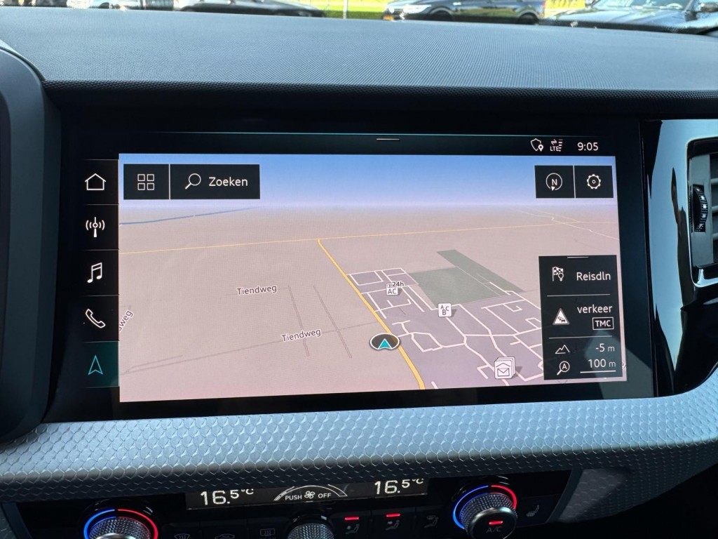 Audi A1 Audi A1 35 TFSI 3x S-line Carplay Stoelverw Afgevlakt stuurwiel twotone 180pk Erg mooi!