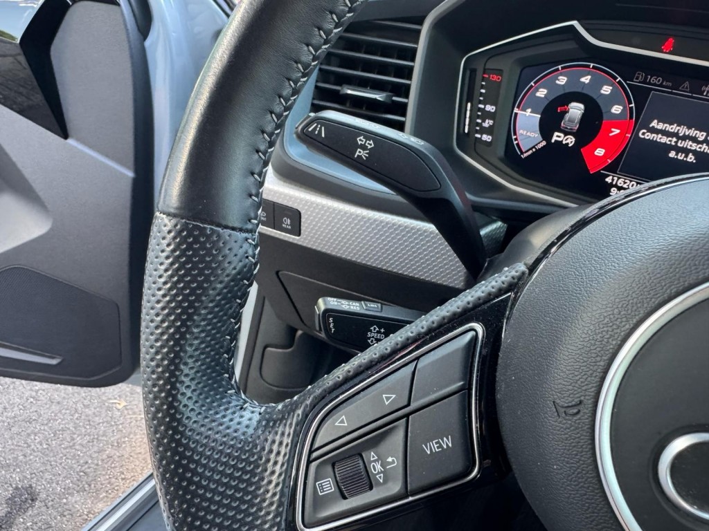 Audi A1 Audi A1 35 TFSI 3x S-line Carplay Stoelverw Afgevlakt stuurwiel twotone 180pk Erg mooi!