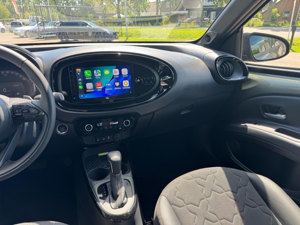 Toyota Aygo Toyota Aygo X 1.0 VVT-I S-CVT ENVY TwoTone Carplay JBL Camera PDC ACC Stoelverw. Prachtig!