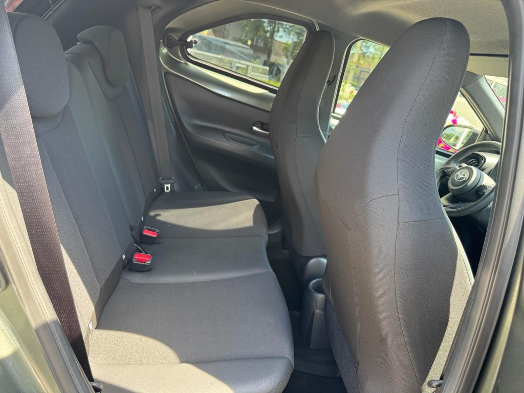 Toyota Aygo Toyota Aygo X 1.0 VVT-I S-CVT ENVY TwoTone Carplay JBL Camera PDC ACC Stoelverw. Prachtig!