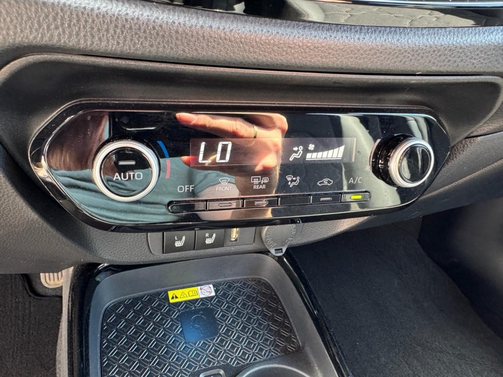 Toyota Aygo Toyota Aygo X 1.0 VVT-I S-CVT ENVY TwoTone Carplay JBL Camera PDC ACC Stoelverw. Prachtig!