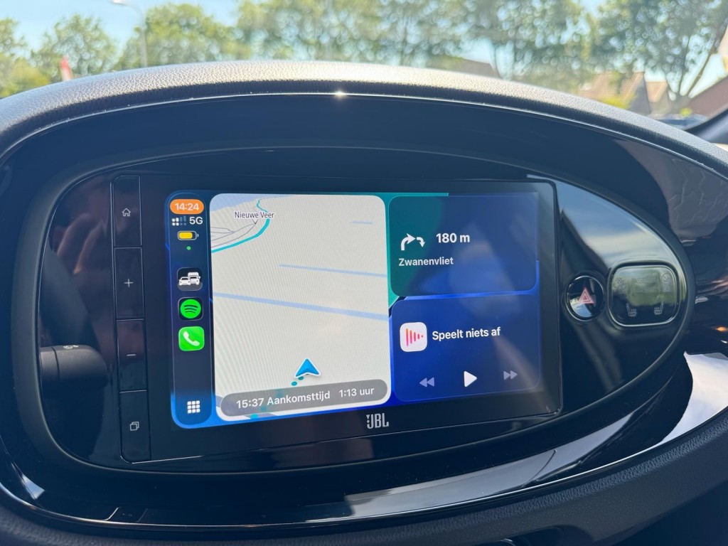 Toyota Aygo Toyota Aygo X 1.0 VVT-I S-CVT ENVY TwoTone Carplay JBL Camera PDC ACC Stoelverw. Prachtig!