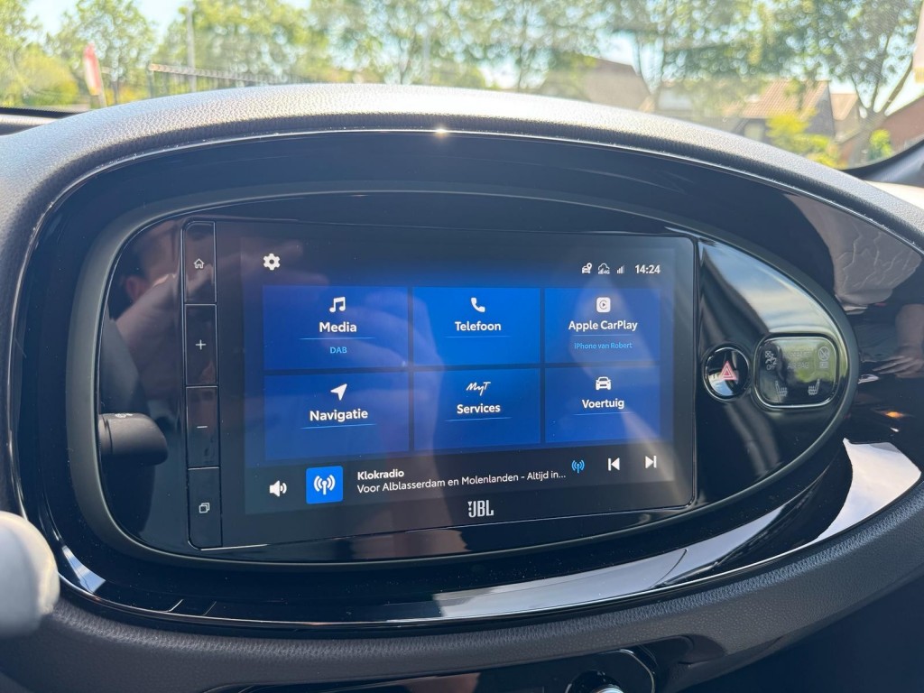 Toyota Aygo Toyota Aygo X 1.0 VVT-I S-CVT ENVY TwoTone Carplay JBL Camera PDC ACC Stoelverw. Prachtig!