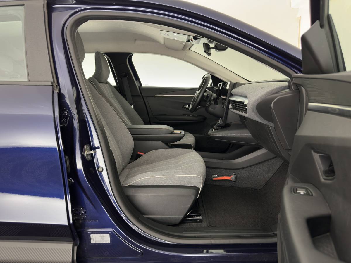 Renault Megane E-Tech Renault Megane E-Tech EV60 Optimum Charge Evolution [3-Fase-22kW] {SoH-91%} (INCL-BTW) Aut. *HEATPUMP | FULL-LED | CAMERA | LANE-ASSIST | KEYLESS | NAVI-FULLMAP | CARPLAY | COMFORTSEATS | DIGI-COCKPIT | ECC | PDC | 18″ALU*