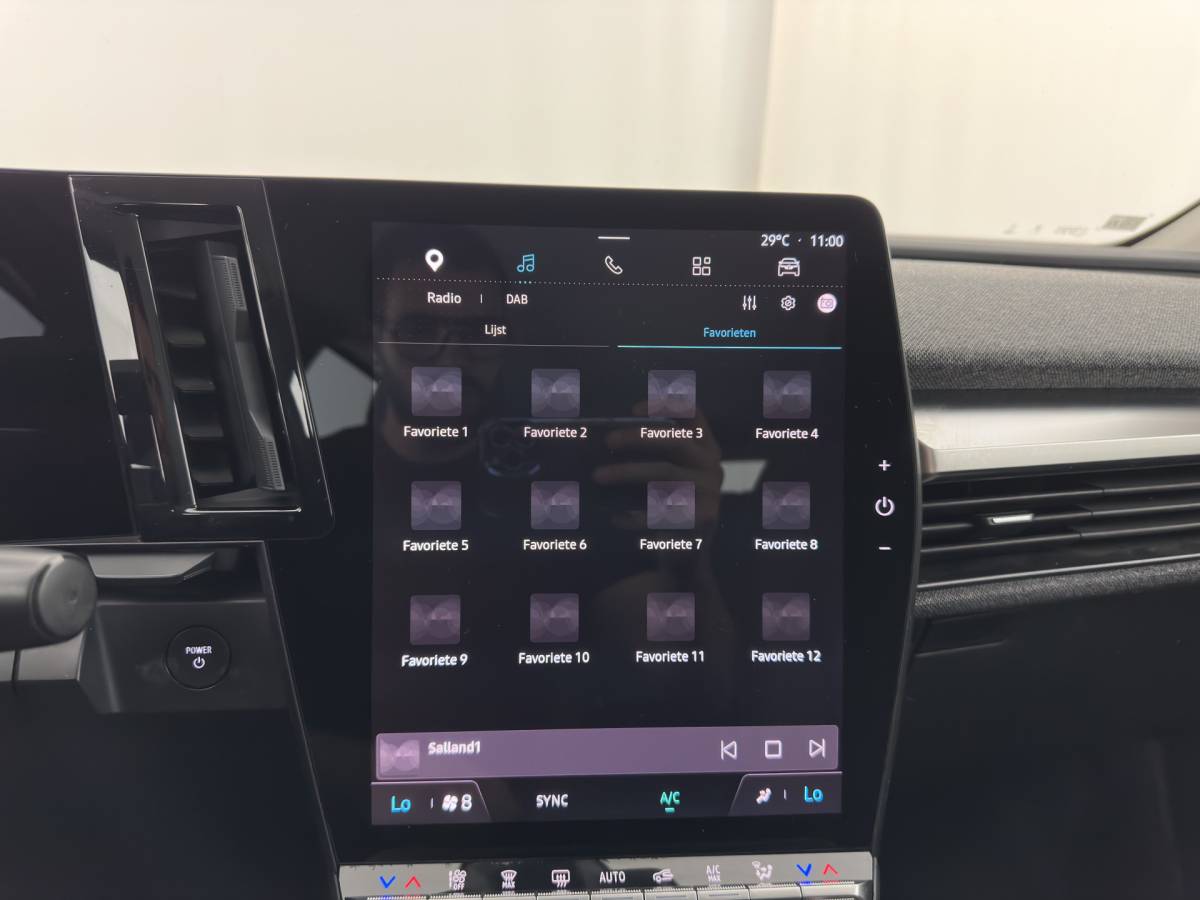Renault Megane E-Tech Renault Megane E-Tech EV60 Optimum Charge Evolution [3-Fase-22kW] {SoH-91%} (INCL-BTW) Aut. *HEATPUMP | FULL-LED | CAMERA | LANE-ASSIST | KEYLESS | NAVI-FULLMAP | CARPLAY | COMFORTSEATS | DIGI-COCKPIT | ECC | PDC | 18″ALU*