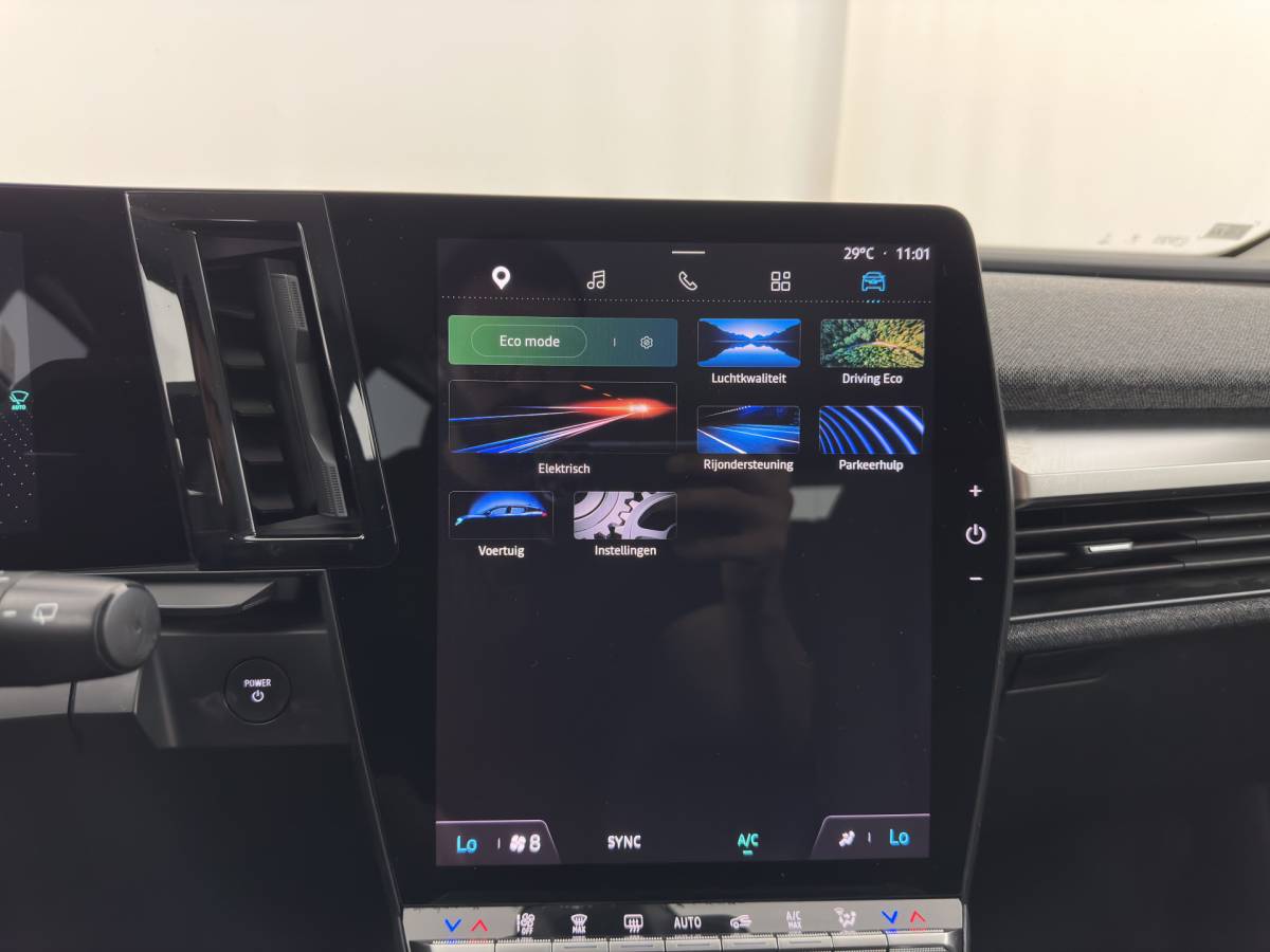 Renault Megane E-Tech Renault Megane E-Tech EV60 Optimum Charge Evolution [3-Fase-22kW] {SoH-91%} (INCL-BTW) Aut. *HEATPUMP | FULL-LED | CAMERA | LANE-ASSIST | KEYLESS | NAVI-FULLMAP | CARPLAY | COMFORTSEATS | DIGI-COCKPIT | ECC | PDC | 18″ALU*