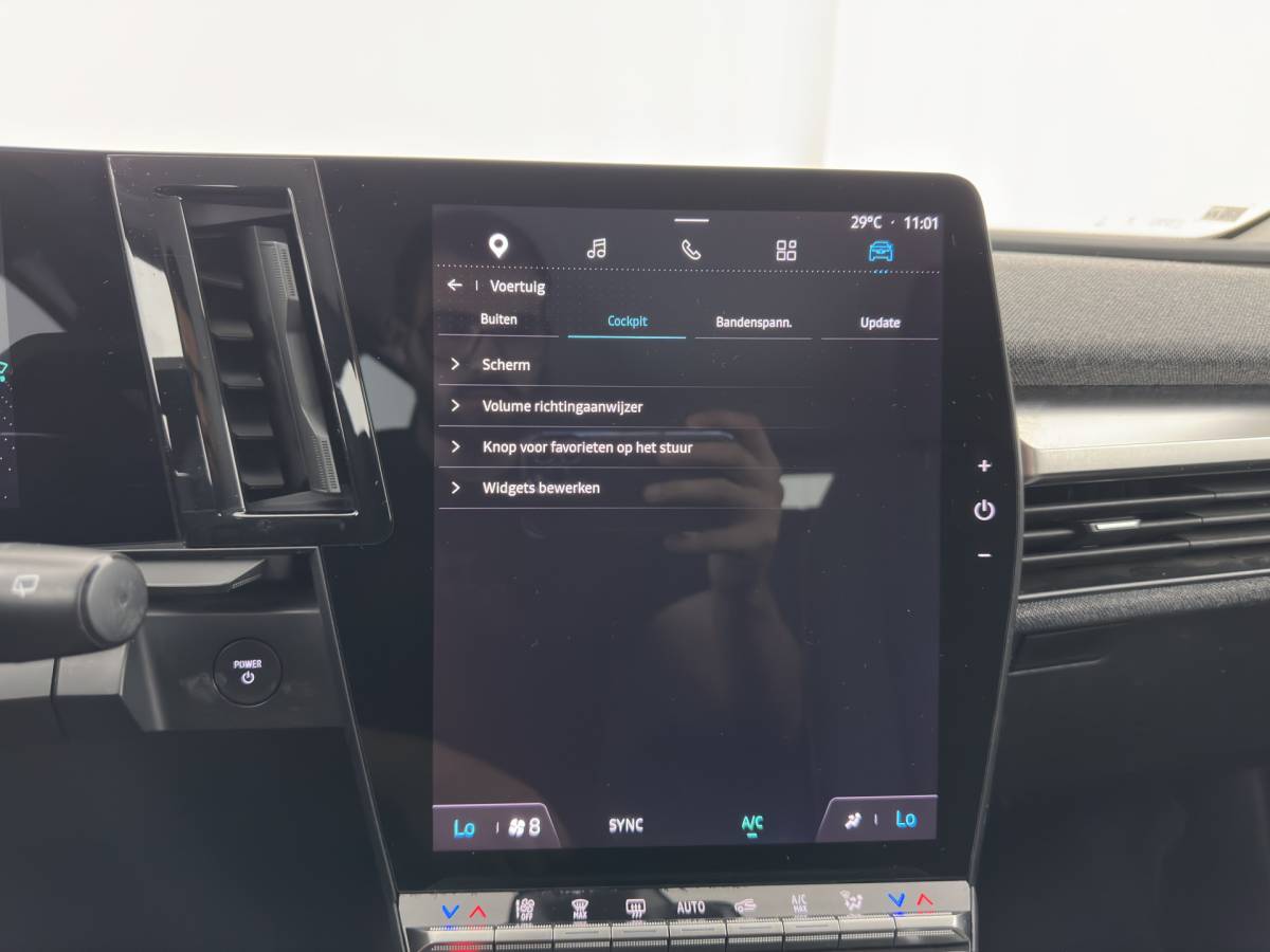 Renault Megane E-Tech Renault Megane E-Tech EV60 Optimum Charge Evolution [3-Fase-22kW] {SoH-91%} (INCL-BTW) Aut. *HEATPUMP | FULL-LED | CAMERA | LANE-ASSIST | KEYLESS | NAVI-FULLMAP | CARPLAY | COMFORTSEATS | DIGI-COCKPIT | ECC | PDC | 18″ALU*