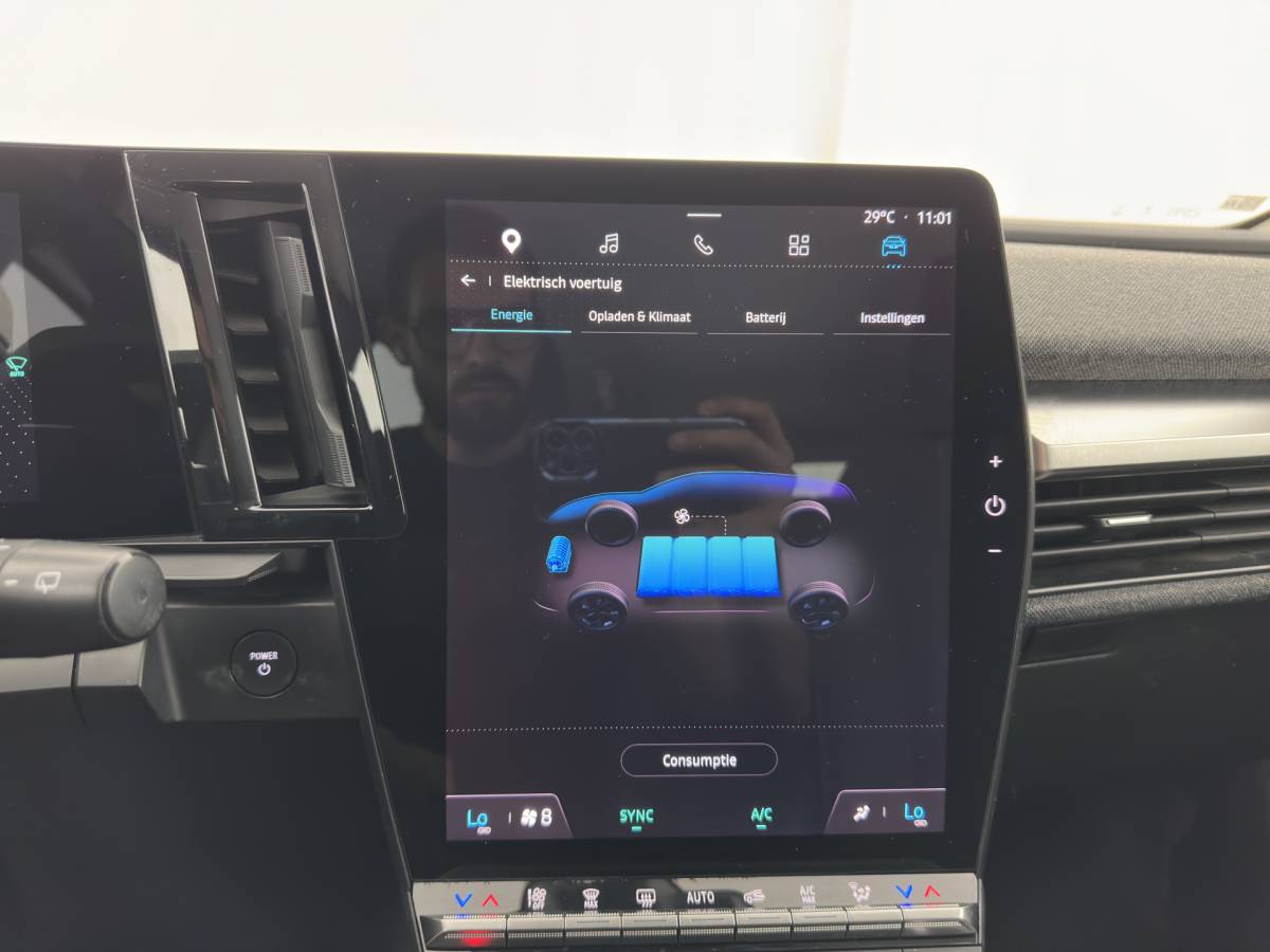 Renault Megane E-Tech Renault Megane E-Tech EV60 Optimum Charge Evolution [3-Fase-22kW] {SoH-91%} (INCL-BTW) Aut. *HEATPUMP | FULL-LED | CAMERA | LANE-ASSIST | KEYLESS | NAVI-FULLMAP | CARPLAY | COMFORTSEATS | DIGI-COCKPIT | ECC | PDC | 18″ALU*