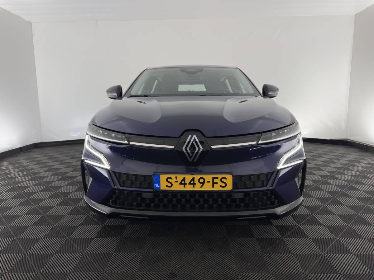 Renault Megane E-Tech Renault Megane E-Tech EV60 Optimum Charge Evolution [3-Fase-22kW] {SoH-91%} (INCL-BTW) Aut. *HEATPUMP | FULL-LED | CAMERA | LANE-ASSIST | KEYLESS | NAVI-FULLMAP | CARPLAY | COMFORTSEATS | DIGI-COCKPIT | ECC | PDC | 18″ALU*