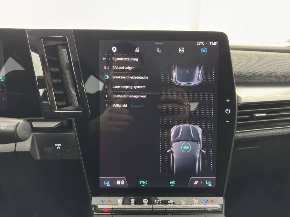 Renault Megane E-Tech Renault Megane E-Tech EV60 Optimum Charge Evolution [3-Fase-22kW] {SoH-91%} (INCL-BTW) Aut. *HEATPUMP | FULL-LED | CAMERA | LANE-ASSIST | KEYLESS | NAVI-FULLMAP | CARPLAY | COMFORTSEATS | DIGI-COCKPIT | ECC | PDC | 18″ALU*