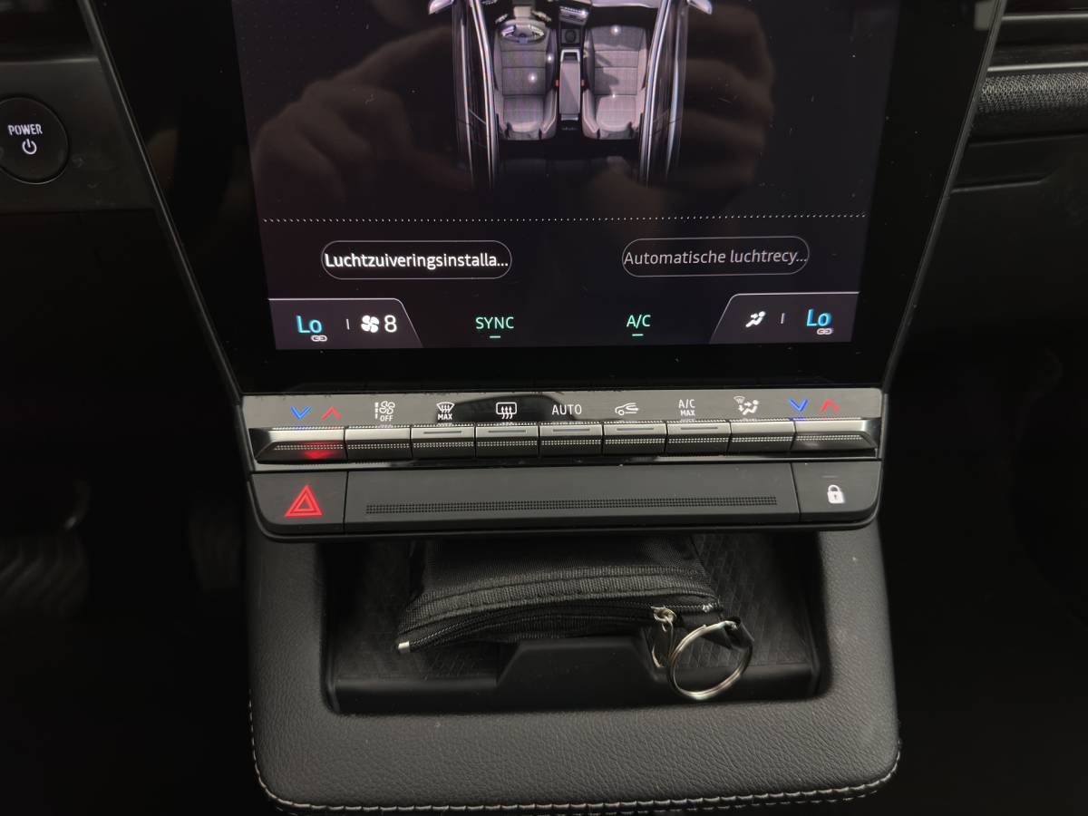 Renault Megane E-Tech Renault Megane E-Tech EV60 Optimum Charge Evolution [3-Fase-22kW] {SoH-91%} (INCL-BTW) Aut. *HEATPUMP | FULL-LED | CAMERA | LANE-ASSIST | KEYLESS | NAVI-FULLMAP | CARPLAY | COMFORTSEATS | DIGI-COCKPIT | ECC | PDC | 18″ALU*