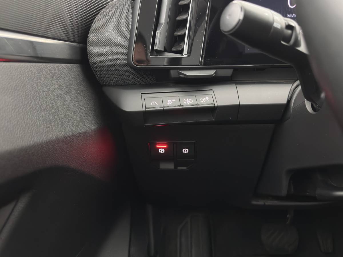 Renault Megane E-Tech Renault Megane E-Tech EV60 Optimum Charge Evolution [3-Fase-22kW] {SoH-91%} (INCL-BTW) Aut. *HEATPUMP | FULL-LED | CAMERA | LANE-ASSIST | KEYLESS | NAVI-FULLMAP | CARPLAY | COMFORTSEATS | DIGI-COCKPIT | ECC | PDC | 18″ALU*