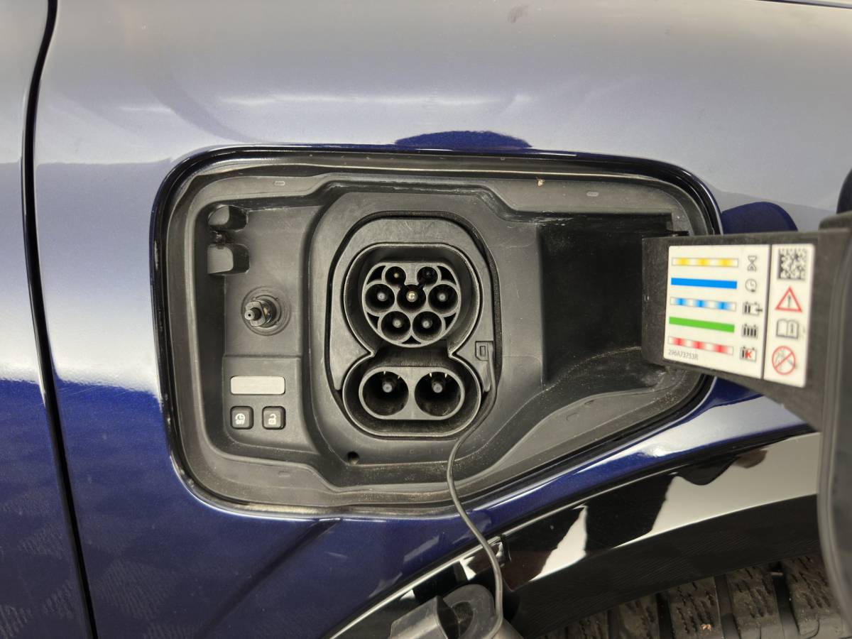 Renault Megane E-Tech Renault Megane E-Tech EV60 Optimum Charge Evolution [3-Fase-22kW] {SoH-91%} (INCL-BTW) Aut. *HEATPUMP | FULL-LED | CAMERA | LANE-ASSIST | KEYLESS | NAVI-FULLMAP | CARPLAY | COMFORTSEATS | DIGI-COCKPIT | ECC | PDC | 18″ALU*