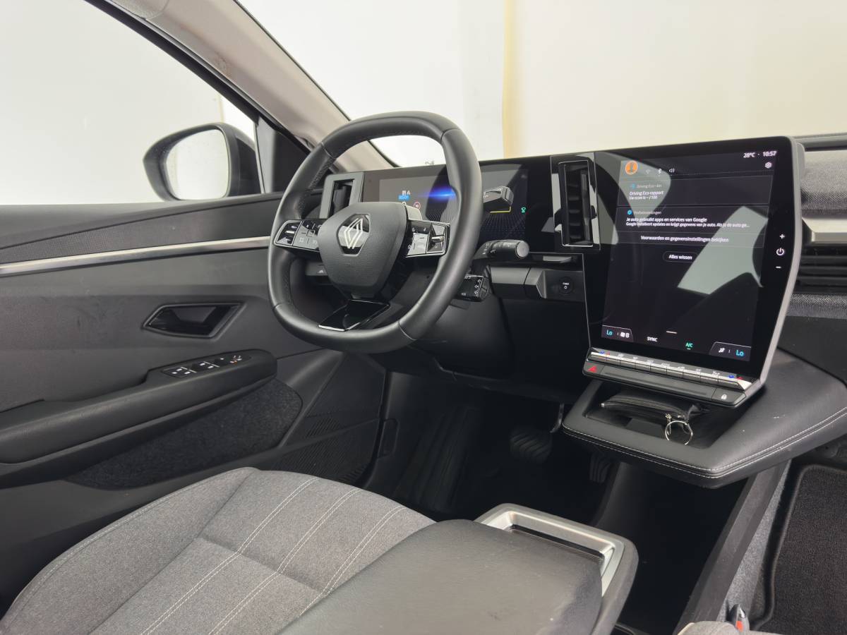 Renault Megane E-Tech Renault Megane E-Tech EV60 Optimum Charge Evolution [3-Fase-22kW] {SoH-91%} (INCL-BTW) Aut. *HEATPUMP | FULL-LED | CAMERA | LANE-ASSIST | KEYLESS | NAVI-FULLMAP | CARPLAY | COMFORTSEATS | DIGI-COCKPIT | ECC | PDC | 18″ALU*
