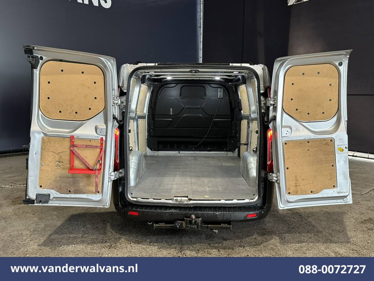 Ford Transit Custom Ford Transit Custom 2.0 TDCI 170pk L1H1 Euro6 Airco | Camera | LED | Apple Carplay | Cruisecontrol | Raptor grill | Leder Android Auto, LM velgen, Verwarmde voorruit, Parkeersensoren, Bijrijdersbank, 2500kg trekvermogen