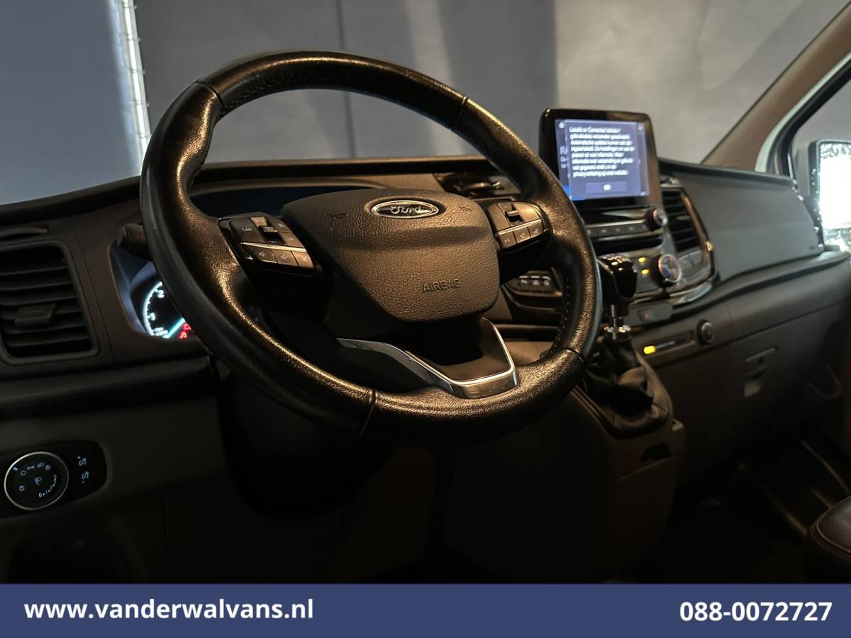 Ford Transit Custom Ford Transit Custom 2.0 TDCI 170pk L1H1 Euro6 Airco | Camera | LED | Apple Carplay | Cruisecontrol | Raptor grill | Leder Android Auto, LM velgen, Verwarmde voorruit, Parkeersensoren, Bijrijdersbank, 2500kg trekvermogen