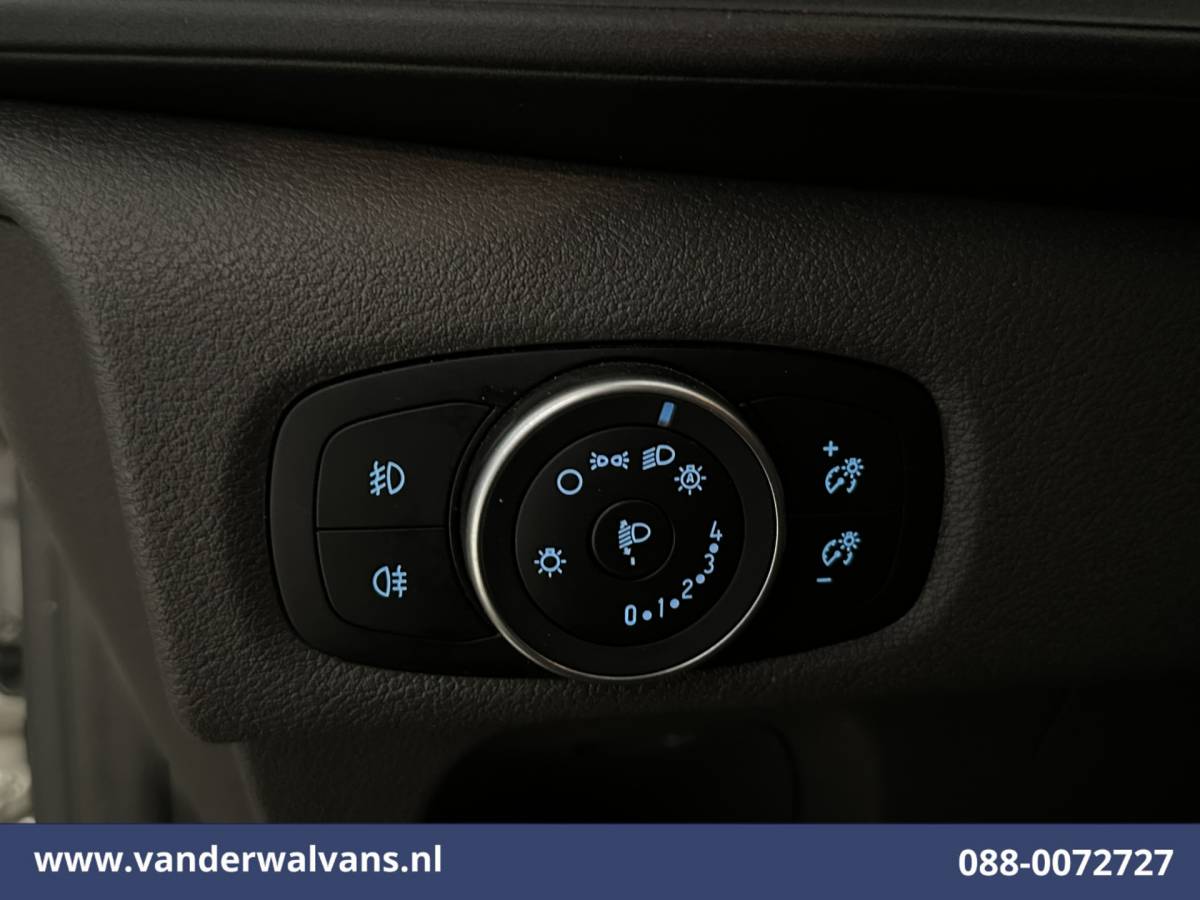 Ford Transit Custom Ford Transit Custom 2.0 TDCI 170pk L1H1 Euro6 Airco | Camera | LED | Apple Carplay | Cruisecontrol | Raptor grill | Leder Android Auto, LM velgen, Verwarmde voorruit, Parkeersensoren, Bijrijdersbank, 2500kg trekvermogen