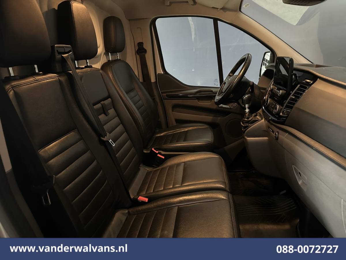 Ford Transit Custom Ford Transit Custom 2.0 TDCI 170pk L1H1 Euro6 Airco | Camera | LED | Apple Carplay | Cruisecontrol | Raptor grill | Leder Android Auto, LM velgen, Verwarmde voorruit, Parkeersensoren, Bijrijdersbank, 2500kg trekvermogen