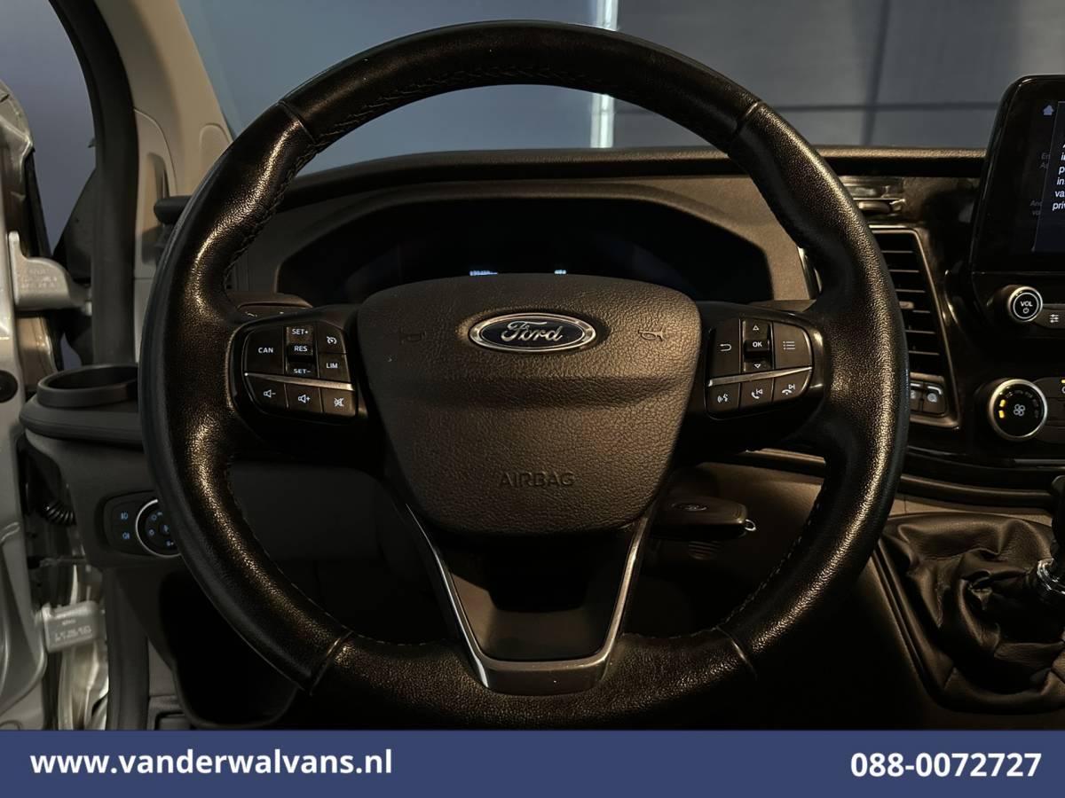 Ford Transit Custom Ford Transit Custom 2.0 TDCI 170pk L1H1 Euro6 Airco | Camera | LED | Apple Carplay | Cruisecontrol | Raptor grill | Leder Android Auto, LM velgen, Verwarmde voorruit, Parkeersensoren, Bijrijdersbank, 2500kg trekvermogen