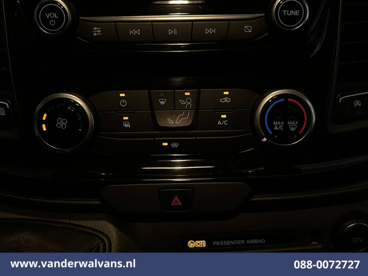 Ford Transit Custom Ford Transit Custom 2.0 TDCI 170pk L1H1 Euro6 Airco | Camera | LED | Apple Carplay | Cruisecontrol | Raptor grill | Leder Android Auto, LM velgen, Verwarmde voorruit, Parkeersensoren, Bijrijdersbank, 2500kg trekvermogen