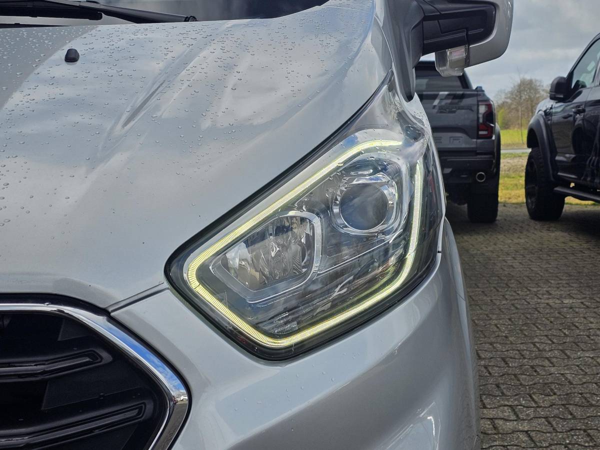 Ford Transit Custom Ford Transit Custom 300 2.0 TDCI L1H1 Limited | SCI | Automaat | Trekhaak | Ladder | Camera | Stoelverwarming | Cruise control | Lane assist | Keurige auto!