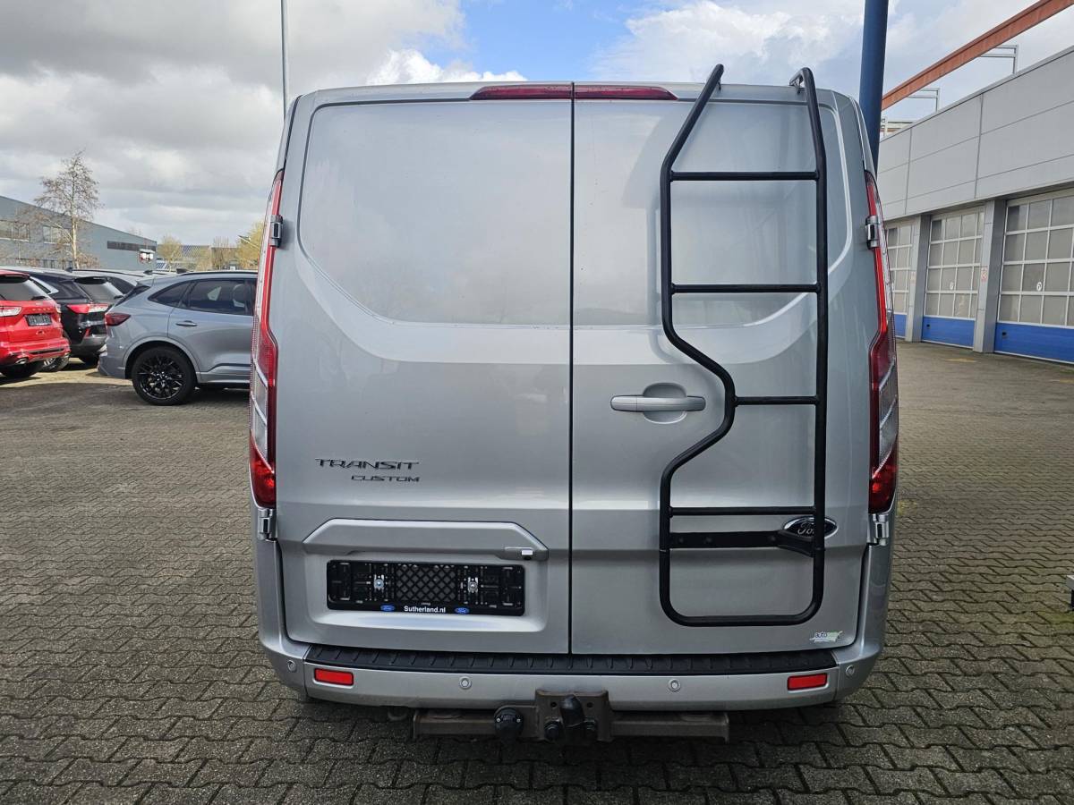 Ford Transit Custom Ford Transit Custom 300 2.0 TDCI L1H1 Limited | SCI | Automaat | Trekhaak | Ladder | Camera | Stoelverwarming | Cruise control | Lane assist | Keurige auto!