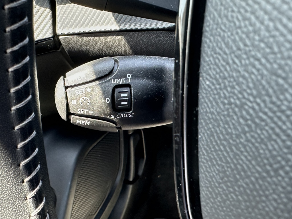 Peugeot 2008 Peugeot 2008 1.2 Allure | Keyless | Nieuwe distributieriem |