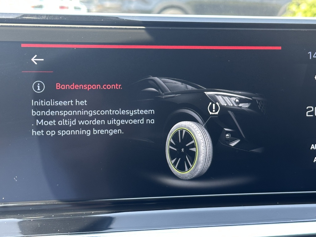 Peugeot 2008 Peugeot 2008 1.2 Allure | Keyless | Nieuwe distributieriem |