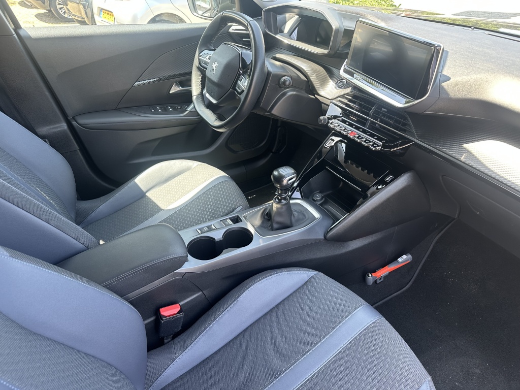 Peugeot 2008 Peugeot 2008 1.2 Allure | Keyless | Nieuwe distributieriem |