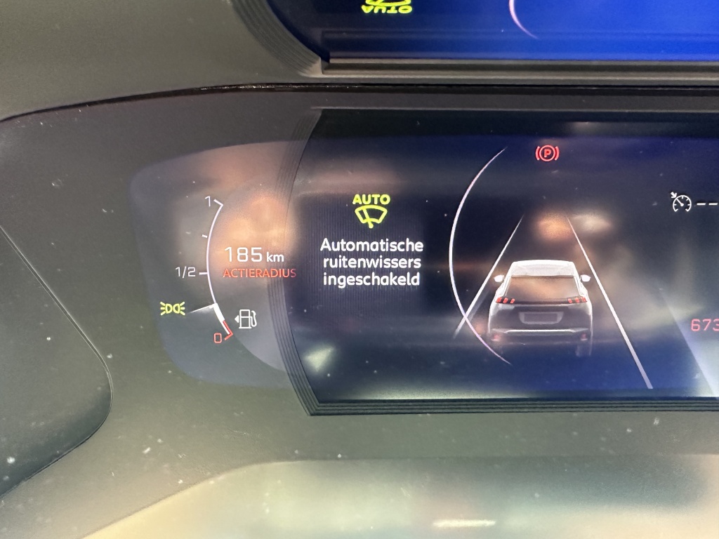 Peugeot 2008 Peugeot 2008 1.2 Allure | Keyless | Nieuwe distributieriem |