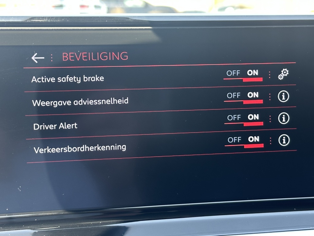 Peugeot 2008 Peugeot 2008 1.2 Allure | Keyless | Nieuwe distributieriem |