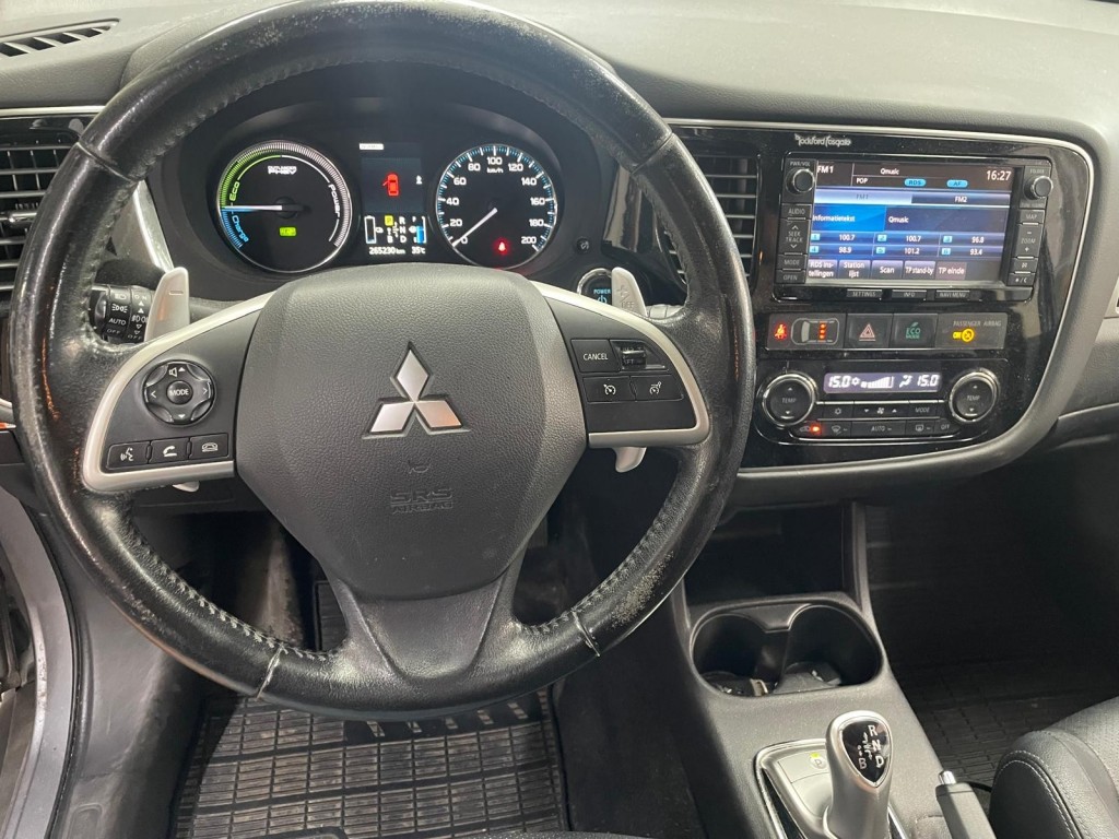 Mitsubishi Outlander Mitsubishi Outlander 2.0 PHEV L ED. XLINE 4 WD Trekhaak Schuif/kanteldak Leder Navi