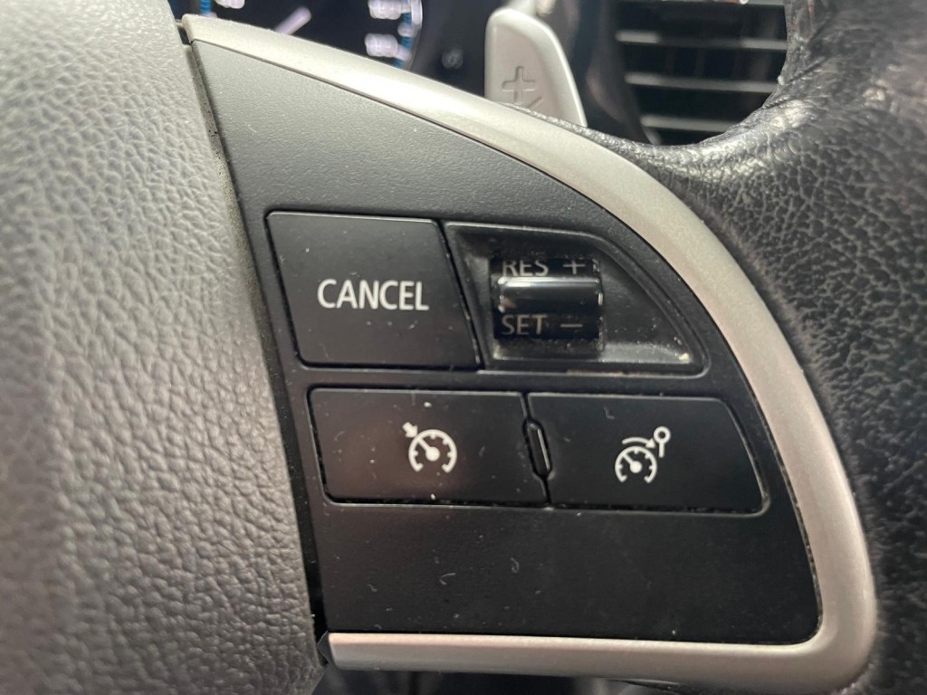 Mitsubishi Outlander Mitsubishi Outlander 2.0 PHEV L ED. XLINE 4 WD Trekhaak Schuif/kanteldak Leder Navi