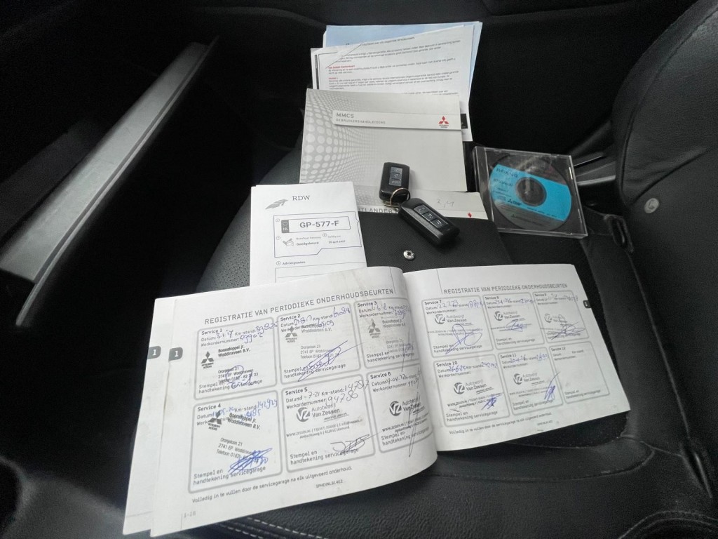 Mitsubishi Outlander Mitsubishi Outlander 2.0 PHEV L ED. XLINE 4 WD Trekhaak Schuif/kanteldak Leder Navi