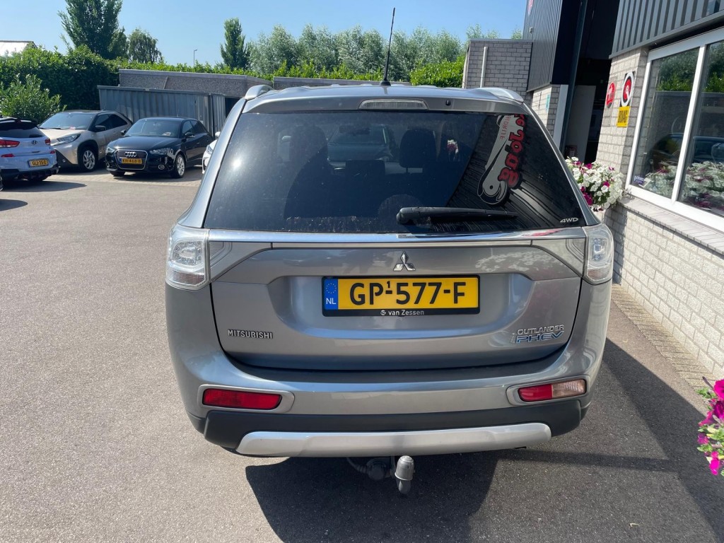 Mitsubishi Outlander Mitsubishi Outlander 2.0 PHEV L ED. XLINE 4 WD Trekhaak Schuif/kanteldak Leder Navi