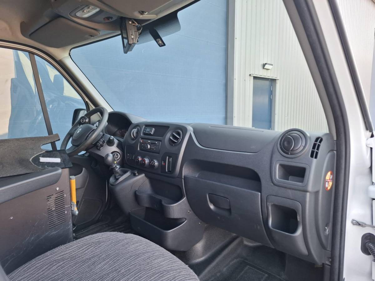 Renault Master Renault Master T35 2.3 dCi L2H2 AIRCO / CRUISE CONTROLE / IMPERIAL / TREKHAAK / EURO 6