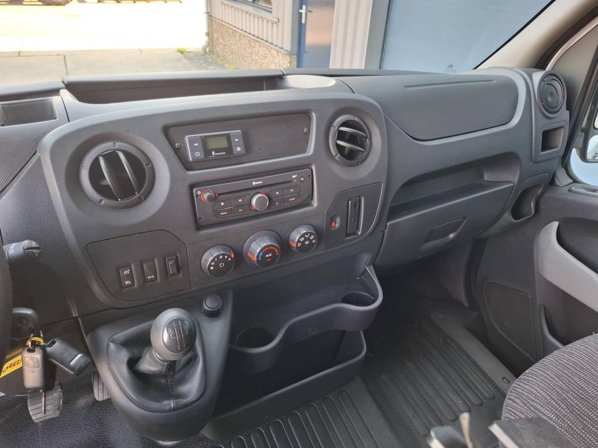 Renault Master Renault Master T35 2.3 dCi L2H2 AIRCO / CRUISE CONTROLE / IMPERIAL / TREKHAAK / EURO 6