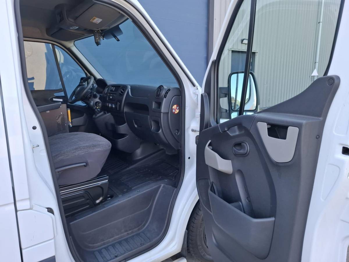 Renault Master Renault Master T35 2.3 dCi L2H2 AIRCO / CRUISE CONTROLE / IMPERIAL / TREKHAAK / EURO 6