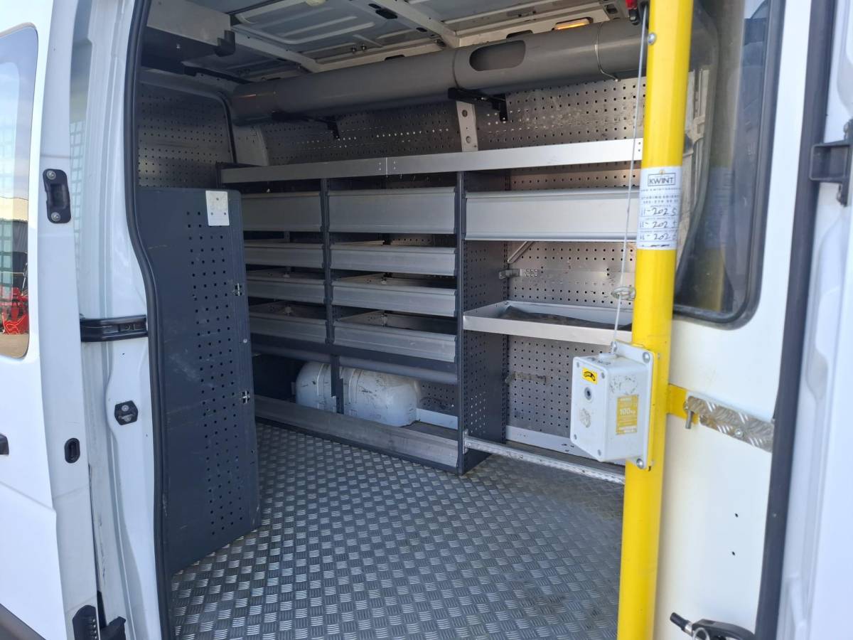 Renault Master Renault Master T35 2.3 dCi L2H2 AIRCO / CRUISE CONTROLE / IMPERIAL / TREKHAAK / EURO 6