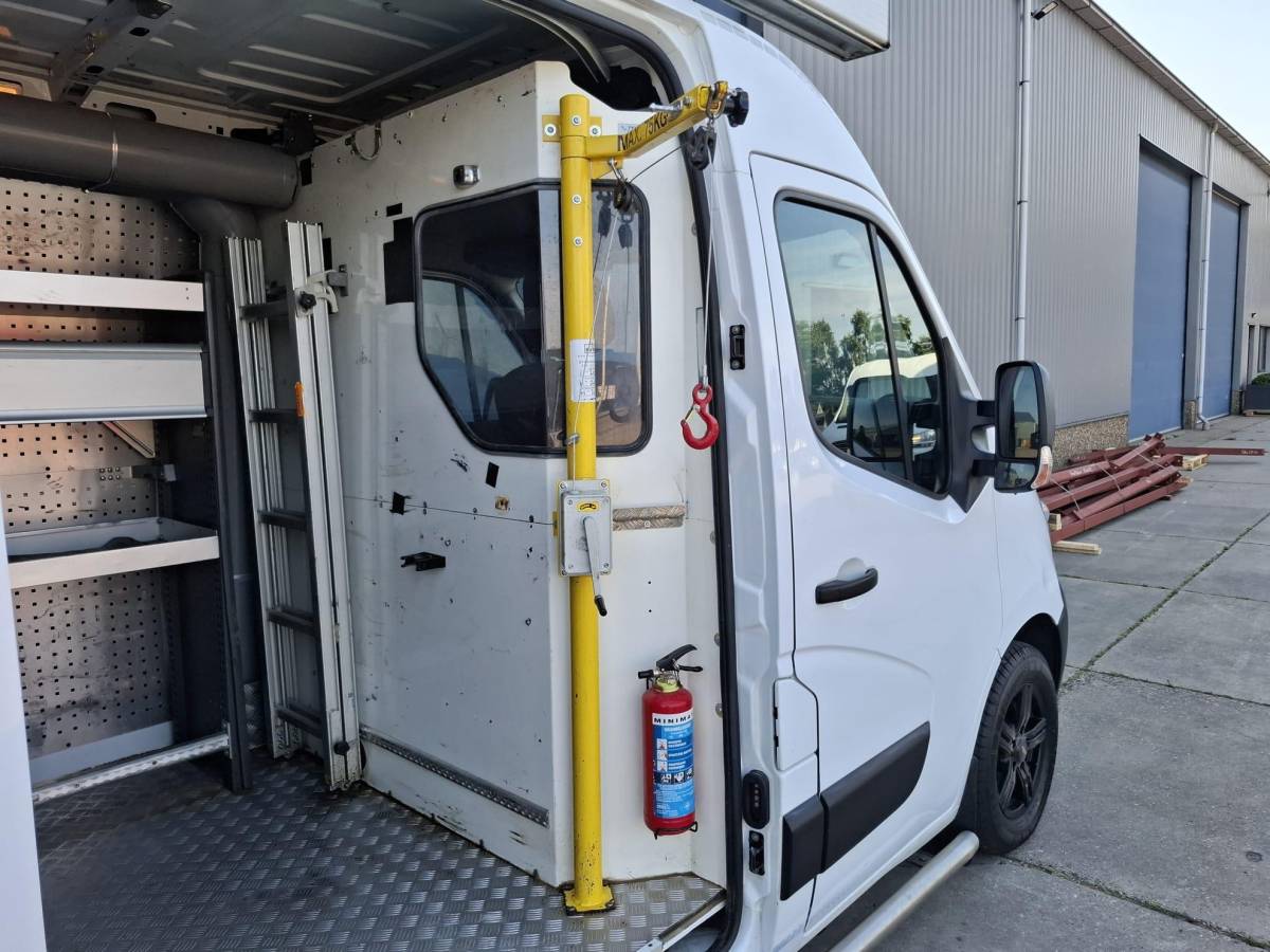 Renault Master Renault Master T35 2.3 dCi L2H2 AIRCO / CRUISE CONTROLE / IMPERIAL / TREKHAAK / EURO 6