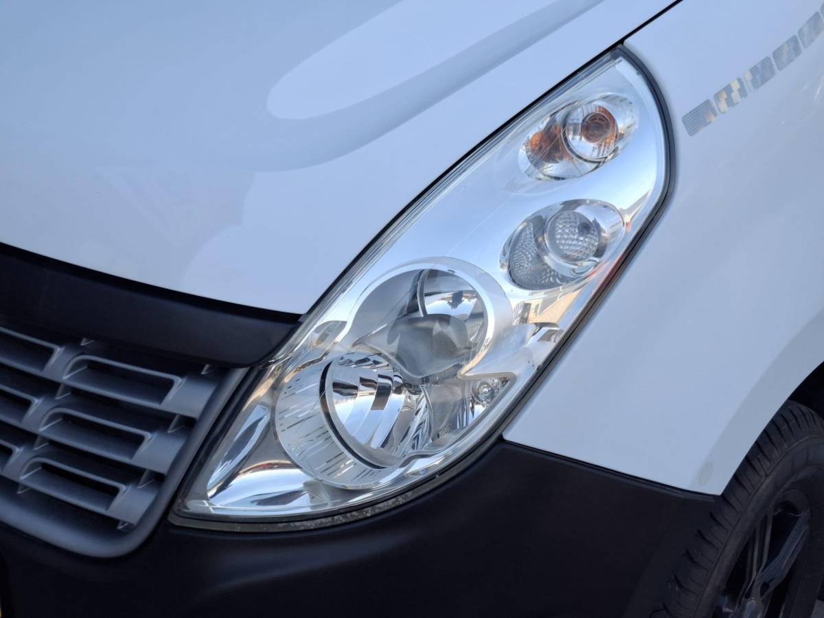 Renault Master Renault Master T35 2.3 dCi L2H2 AIRCO / CRUISE CONTROLE / IMPERIAL / TREKHAAK / EURO 6
