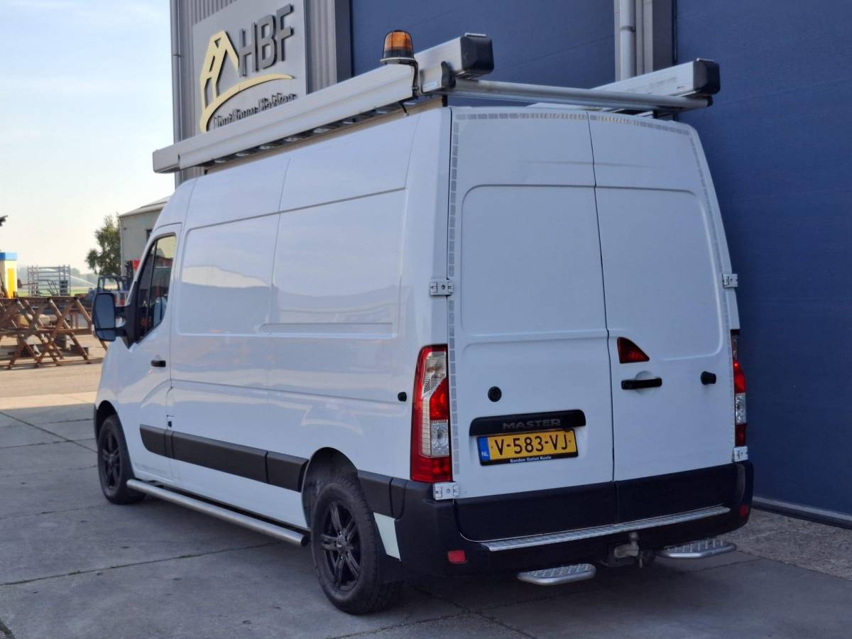 Renault Master Renault Master T35 2.3 dCi L2H2 AIRCO / CRUISE CONTROLE / IMPERIAL / TREKHAAK / EURO 6