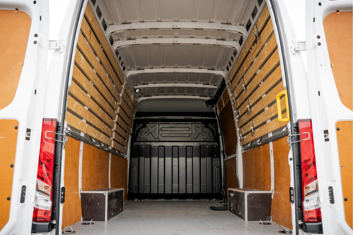 Iveco Daily Iveco Daily 35S18 | 3.0L 180PK | Automaat | NW MODEL | 3.5T Trekgewicht | Camera | Carplay | Climate