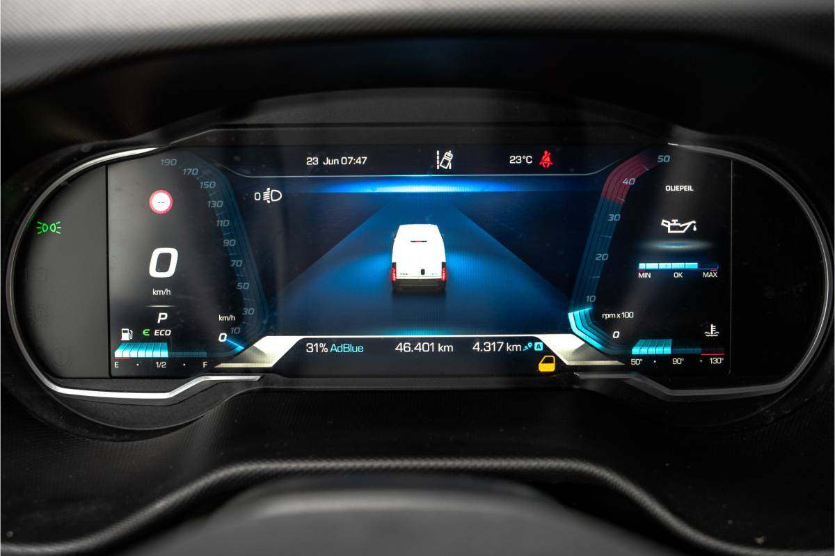 Iveco Daily Iveco Daily 35S18 | 3.0L 180PK | Automaat | NW MODEL | 3.5T Trekgewicht | Camera | Carplay | Climate
