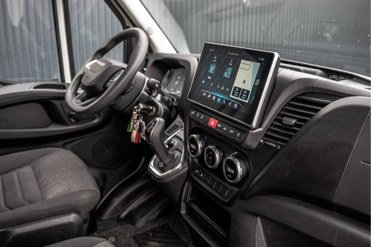 Iveco Daily Iveco Daily 35S18 | 3.0L 180PK | Automaat | NW MODEL | 3.5T Trekgewicht | Camera | Carplay | Climate