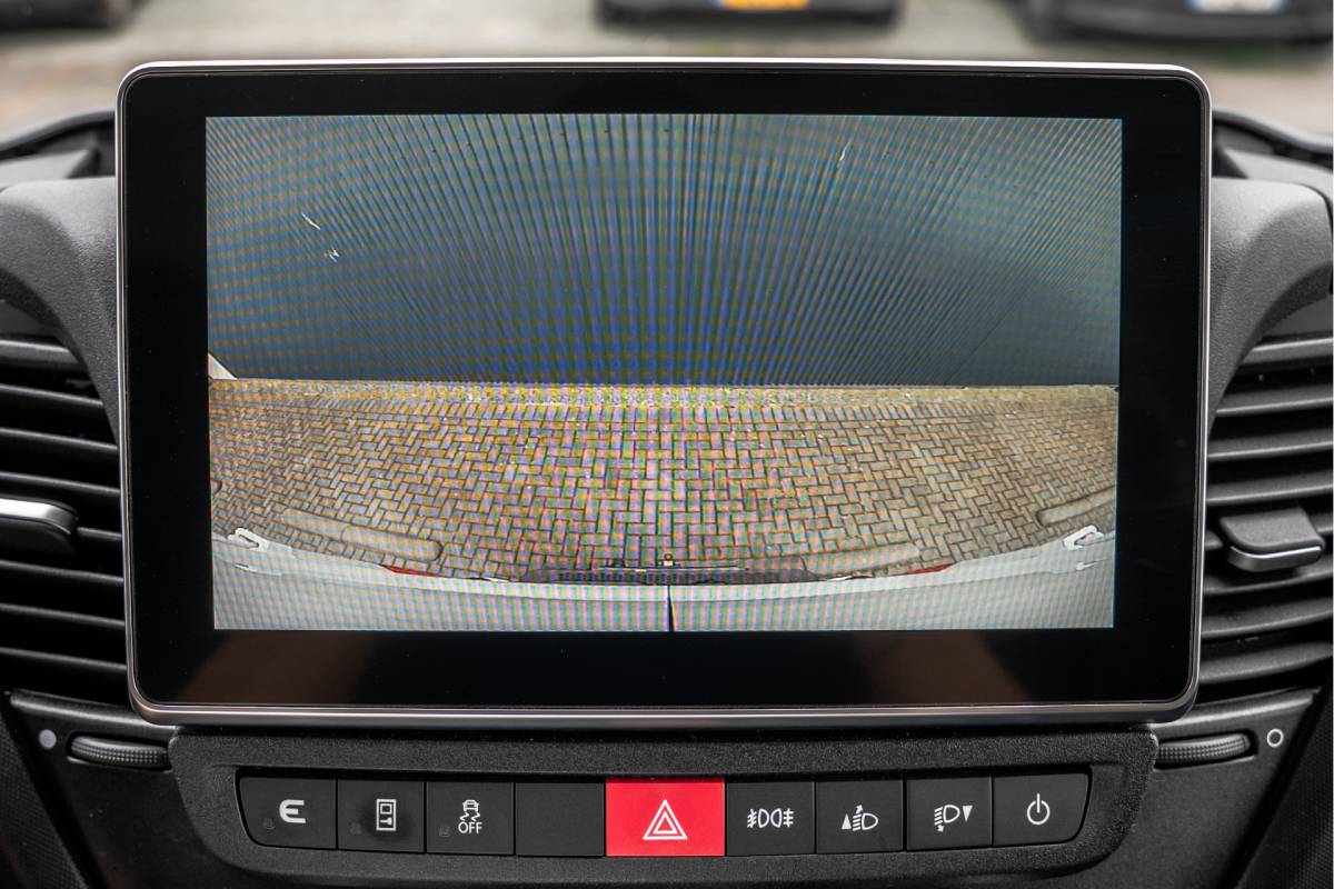 Iveco Daily Iveco Daily 35S18 | 3.0L 180PK | Automaat | NW MODEL | 3.5T Trekgewicht | Camera | Carplay | Climate