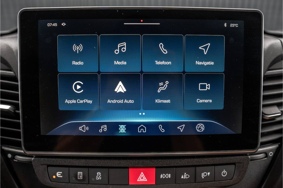 Iveco Daily Iveco Daily 35S18 | 3.0L 180PK | Automaat | NW MODEL | 3.5T Trekgewicht | Camera | Carplay | Climate