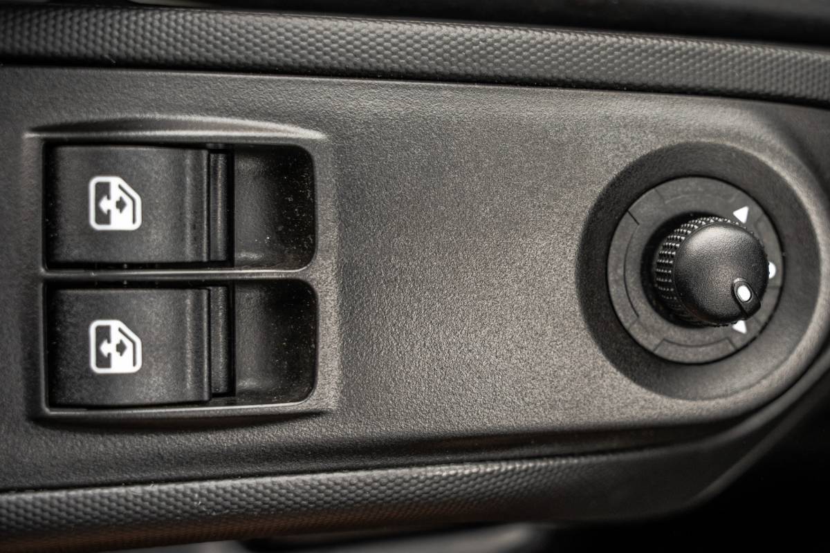 Iveco Daily Iveco Daily 35S18 | 3.0L 180PK | Automaat | NW MODEL | 3.5T Trekgewicht | Camera | Carplay | Climate