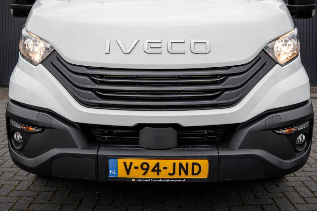 Iveco Daily Iveco Daily 35S18 | 3.0L 180PK | Automaat | NW MODEL | 3.5T Trekgewicht | Camera | Carplay | Climate